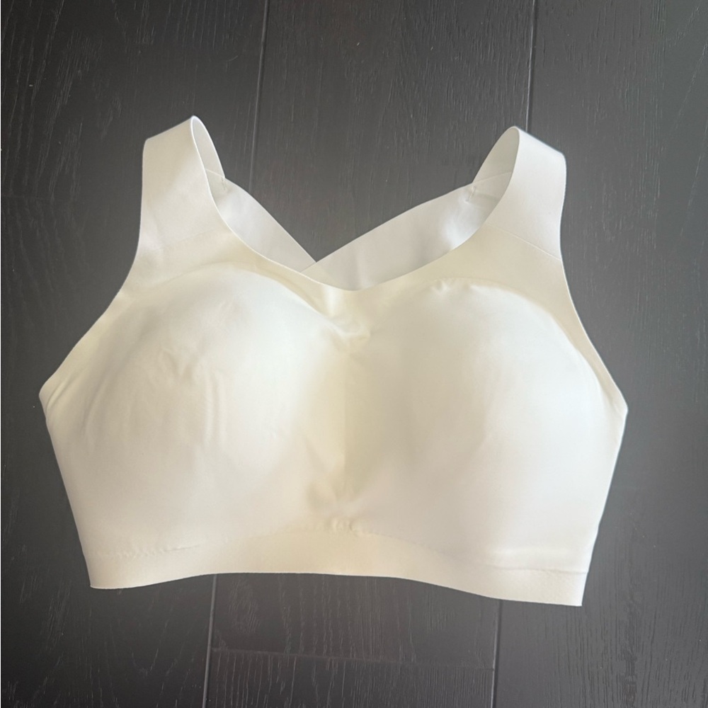Lululemon Enlite Bra 38DD HOOK N EYE